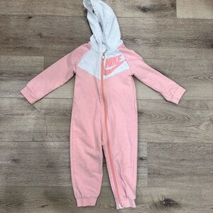 Nike 24M One Piece in Pink and White